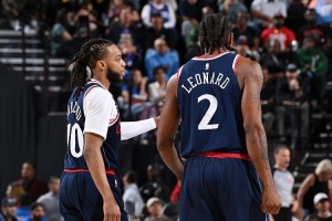 伦纳德：加兰有全明星级别的天赋 他能造杀伤&有中距离&有三分 配图