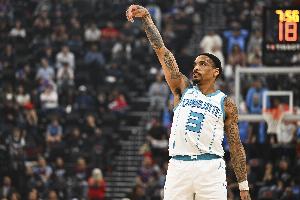 美记：国王利用困难特例和达坎·杰弗里斯签下10天短合同 配图