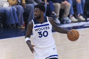 兰德尔:落后13分时我仍觉得能赢 我们只是一个回合一个回合地拼 配图