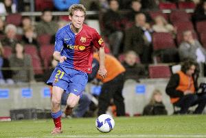 巴萨旧将：赫莱布在离队几天前，曾在替补席往佳得乐瓶子里倒酒喝 配图