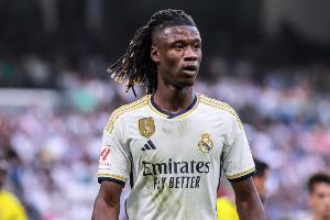 草台班子!队报:皇马此前还误诊卡马文加的脚踝,导致其伤缺两周 配图