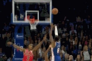 找到手感！乔治末节上来连取10分 下半场已经9中8砍20分 配图