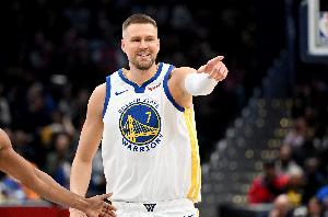 罚球上双！波尔津吉斯9中4&10罚7中 砍下17分5板&正负值+11 配图