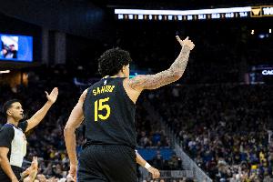 桑托斯谈生涯得分新高：感觉太特别了 我信心十足 教练组也信任我 配图