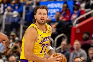 老哈达威:若有人能破100分那一定是卢卡 他状态来了1V2都随便打 配图