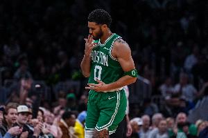 马祖拉:塔图姆为比赛付出了所需要的一切也帮球队赢球 这最重要 配图