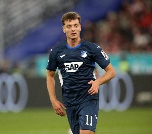 每体:巴萨有意引进阿斯拉尼,球员晒观看巴萨比赛的照片 配图