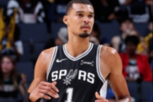 文班亚马又7封盖——为什么要说又？ 配图