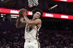 科尔:看到桑托斯绽放很有趣&我对他充满信心 他能得到上场时间 配图