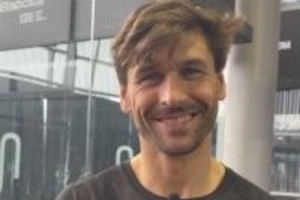 费尔南多·略伦特：巴萨vs马竞的欧冠肯定很精彩，更看好巴萨晋级 配图