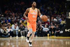 0罚球!米切尔:我不想被罚款 但同样的动作对面有罚球我们就没有 配图