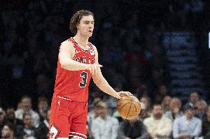 空砍准三双！吉迪13投8中砍下23分9篮板12助攻 配图