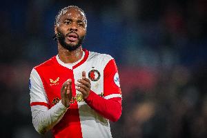 前费耶诺德主帅:费耶诺德应与斯特林解约,这种状态最好直接退役 配图