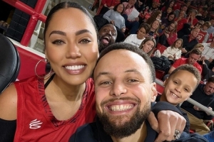 曾说年少时库里不是自己理想型!库嫂澄清:我那时认为他看不上我 配图