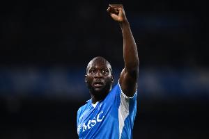 全市场:卢卡库决定留在比利时恢复状态,遵循特定的训练计划 配图