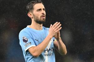 每体：B席渴望为巴萨效力并保持耐心，正等待巴萨公布引援计划 配图