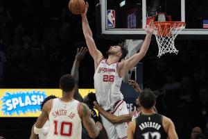 火&狼裁判报告：4漏判+2错判——两队各获利三次！KD就不该两罚！ 配图