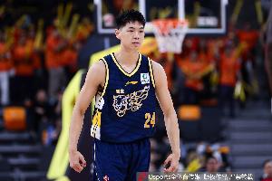 记者:本场京粤大战无疑是本赛季至今最精彩比赛 崔永熙状态可喜 配图