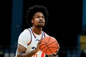 再战旧主！古德温：我们要保持良好的状态 准备下一场打山西 配图