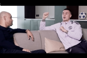 舍什科:我起初踢门将位置最终转型前锋,看了很多伊布视频来学习 配图