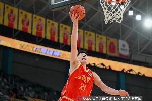 稳得很！胡金秋17中10拿下全队最高23分外加4板2助 配图