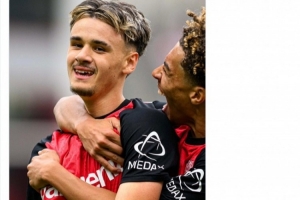 官方：勒沃库森回购18岁边锋阿拉杰贝戈维奇，据悉费用800万欧 配图