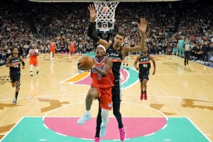 苏群：文班为自己公开拉票史上罕见 他和SGA的MVP之争颇具悬念 配图