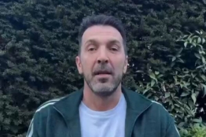 布冯为诺伊尔庆生:40岁生日快乐,我祝愿你健康与幸福 配图