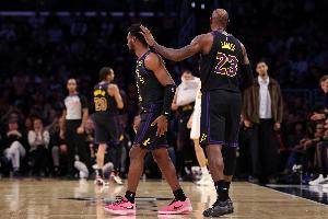 蒂格：看老詹布朗尼并肩作战很震撼 他作为老爹很不容易让人动容 配图