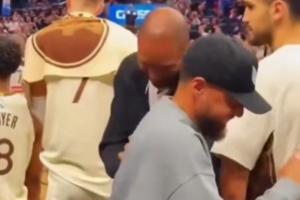 看戏的感觉！篮网落后三分超远滥投 波津摊手不解&库里霍福德笑尿 配图