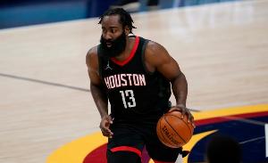 小托马斯:没有以前的哈登就没现在的东契奇 77是巅峰火箭登复刻 配图