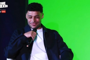 张伯伦:以前温格备战是以自身为中心,而阿尔特塔会带头研究对手 配图