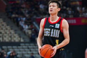 我还能打得很！周鹏替补26分钟 12中5砍下13分6板2助2断2帽！ 配图