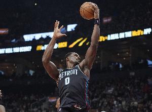 底特律擎天柱！杜伦12中10爆砍30分10板2断2帽&7助追平生涯新高！ 配图