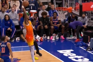 还搁那下蛋呢！迪亚巴特生抢唐斯速推反击 米勒一飞冲天单臂战斧 配图