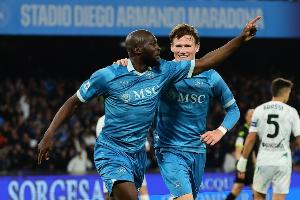 记者:卢卡库拒绝归队面临罚款,那不勒斯不同意他留在比利时恢复 配图