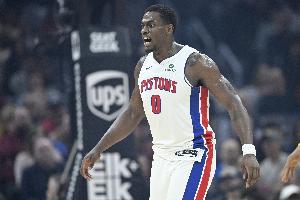 全明星内线!杜伦最近10场场均24.9分10.1板 投篮命中率72.4% 配图