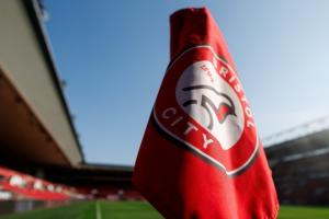 78岁老帅再就业！官方：霍奇森出任布里斯托尔城临时主帅至赛季末 配图