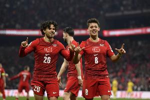 阿斯：居莱尔是国家队的明星和领袖，他肩负着土耳其人的世界杯梦 配图