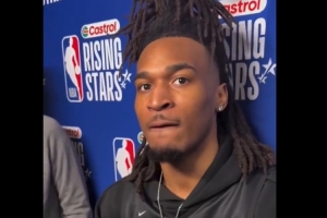 卡斯尔：文班最疯狂的瞬间就是 你传多高他都能接得到 配图