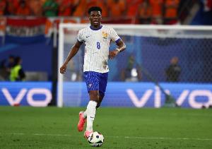 琼阿梅尼：法国表现出色应该获胜，登贝莱在场上的位置很自由 配图