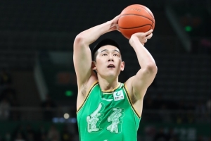 仅出战了9分45秒!付豪2投1中&罚球4中4得6分2板 正负值-10 配图