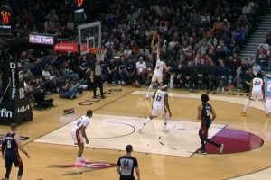 根本停不下来！斯特鲁斯内外开花再得5分 骑士领先达20分以上 配图