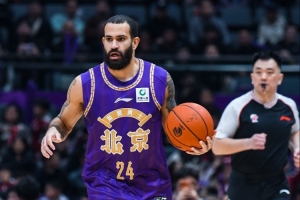 外线差距悬殊!北控三分25中10 宁波三分21投仅3中 配图