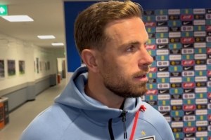 亨德森：本·怀特遭遇嘘声，我们会进行内部处理也会继续支持他 配图