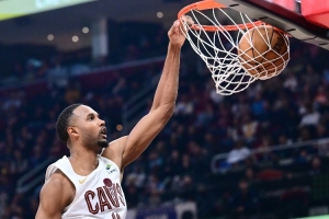 帕金斯:如果骑士队想要夺冠 那莫布里就是他们最重要的球员 配图