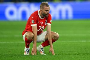 朗尼克：莱默尔因膝盖不适缺席友谊赛，我们不想让他冒任何风险 配图