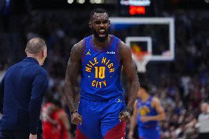 神经刀！小哈达威三分球12中5拿下21分 上半场4中0仅拿1分 配图