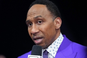 哈特让你闭嘴！A·史密斯回怼：我的工作就是谈论你们 干了30年了 配图