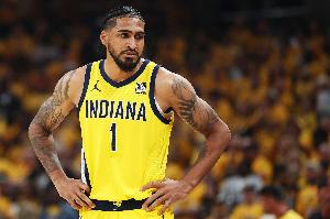 高效替补！托平11投8中&三分7中4得20分8板4助 正负值+6 配图